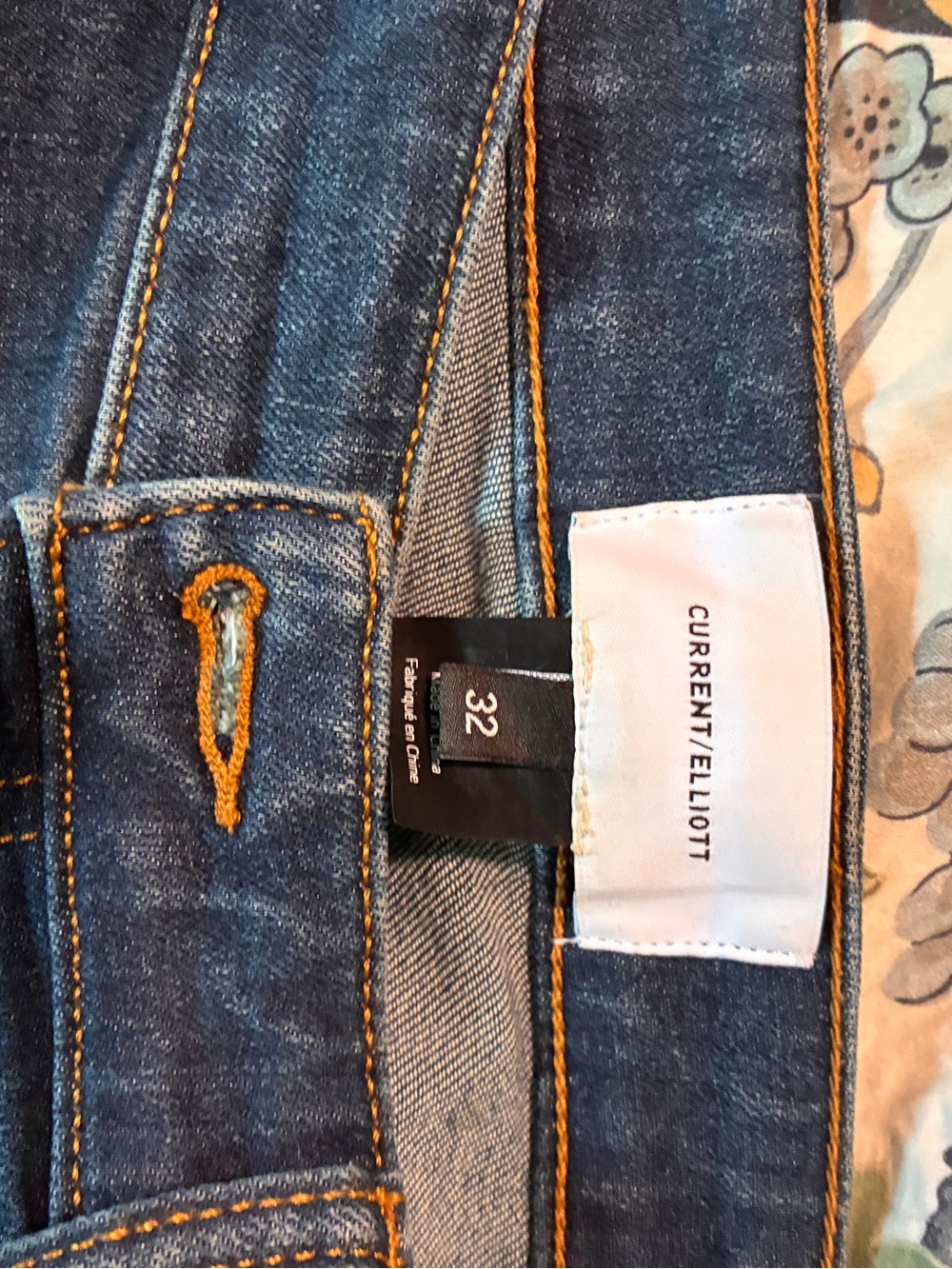 Current/Elliott Men's Dark Blue Slim Straight Jeans with Contrast Stitching